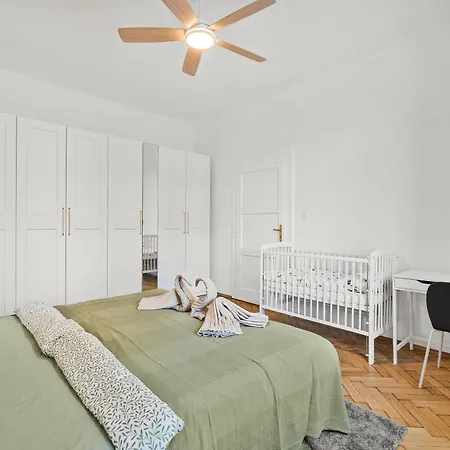 아파트 Elegant Old Town 2br With Parking *